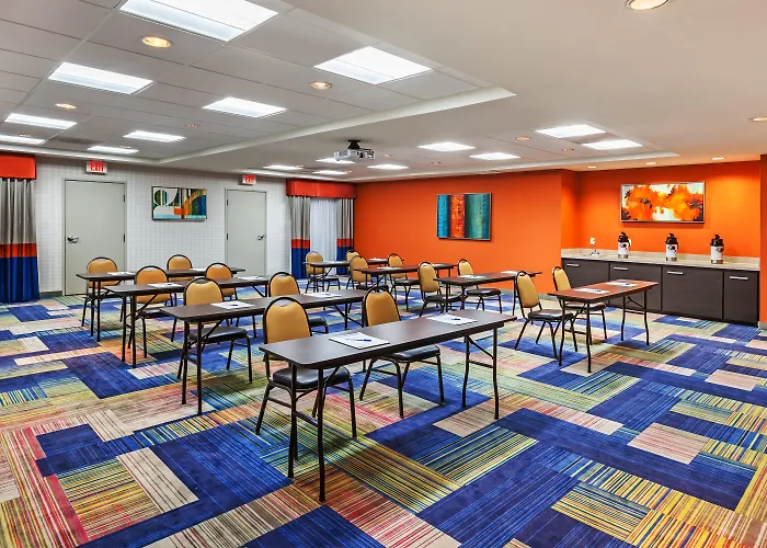 Holiday Inn Express & Suites Houston East By Ihg
