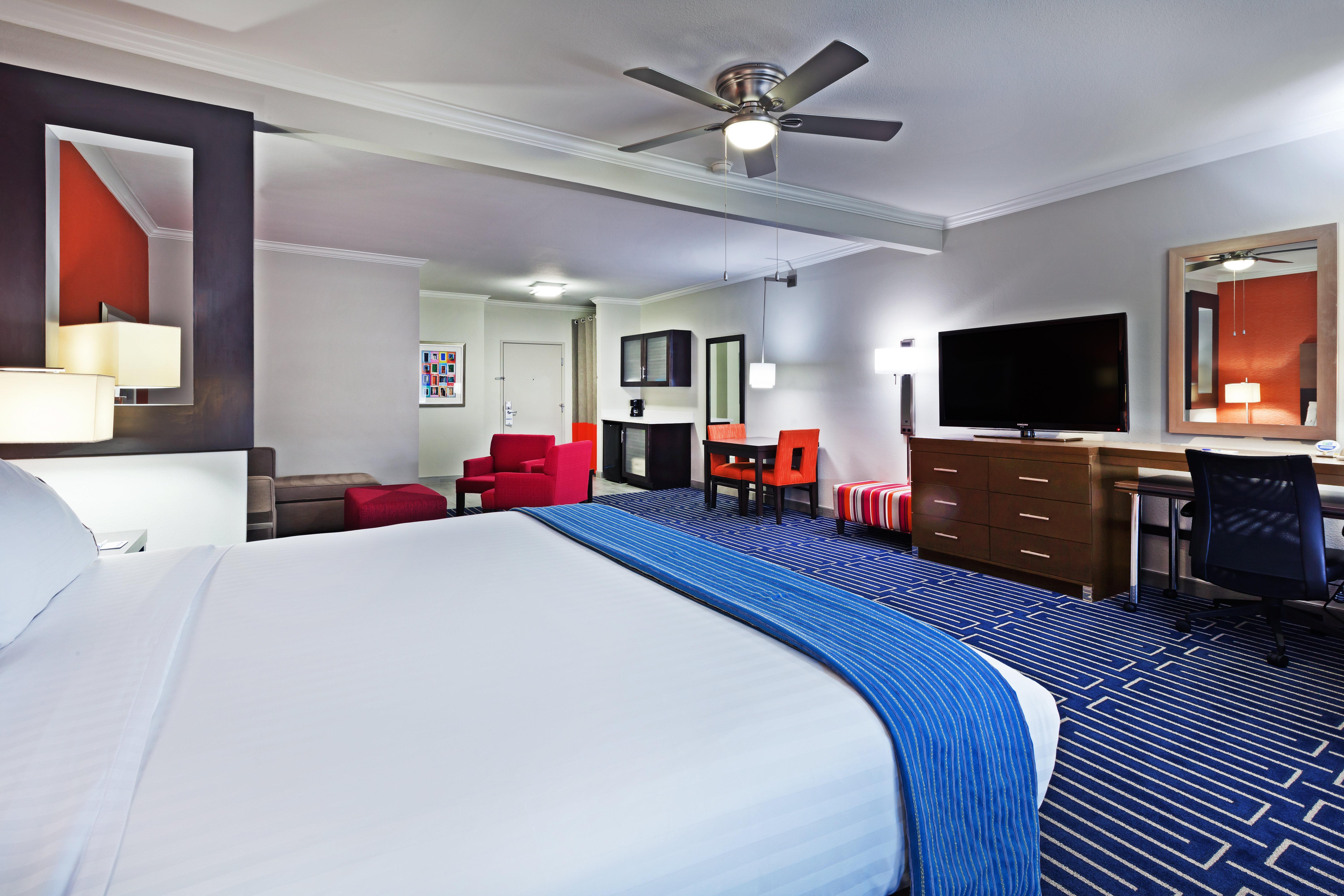 Express & East By Ihg Houston