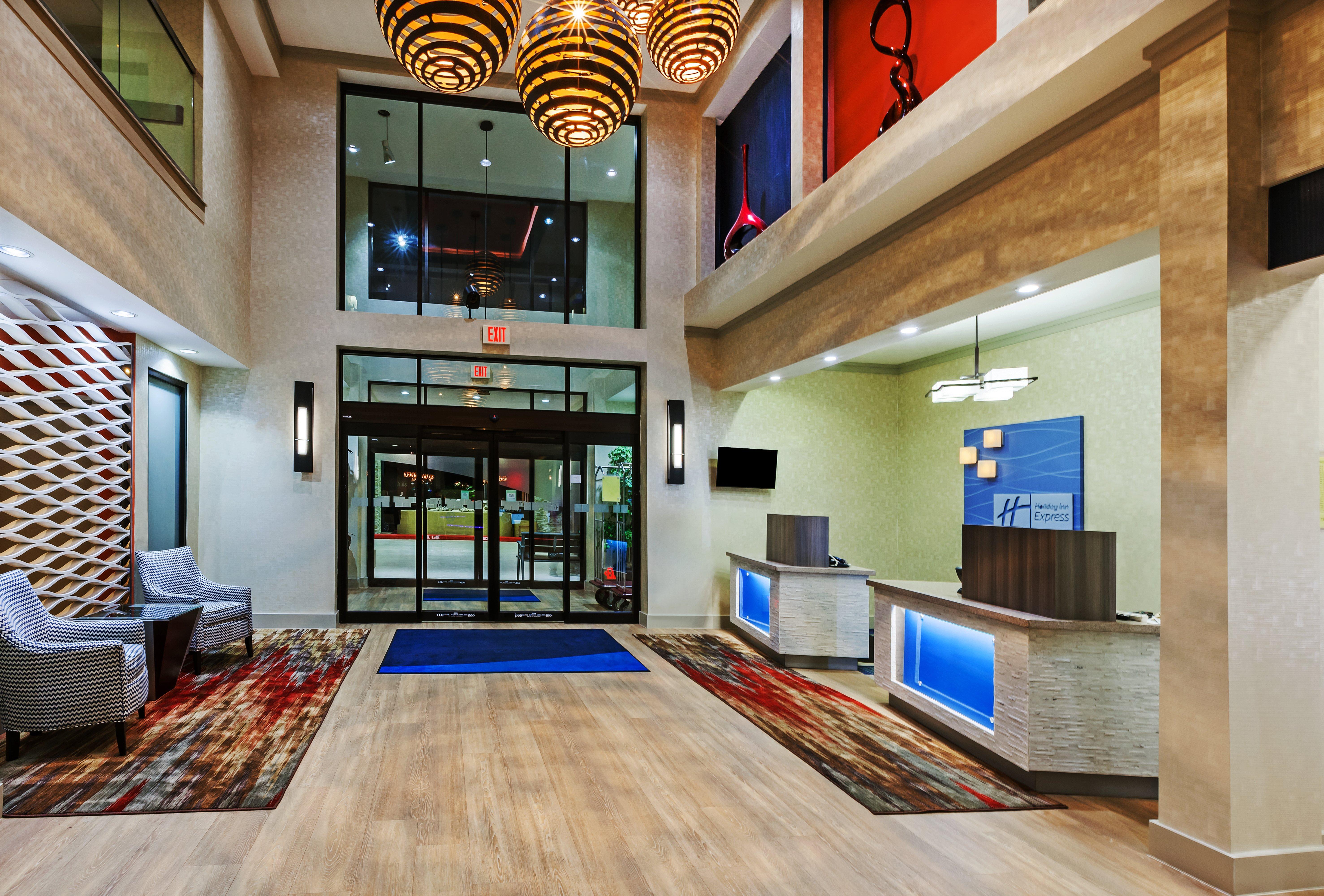 Express & East By Ihg Houston