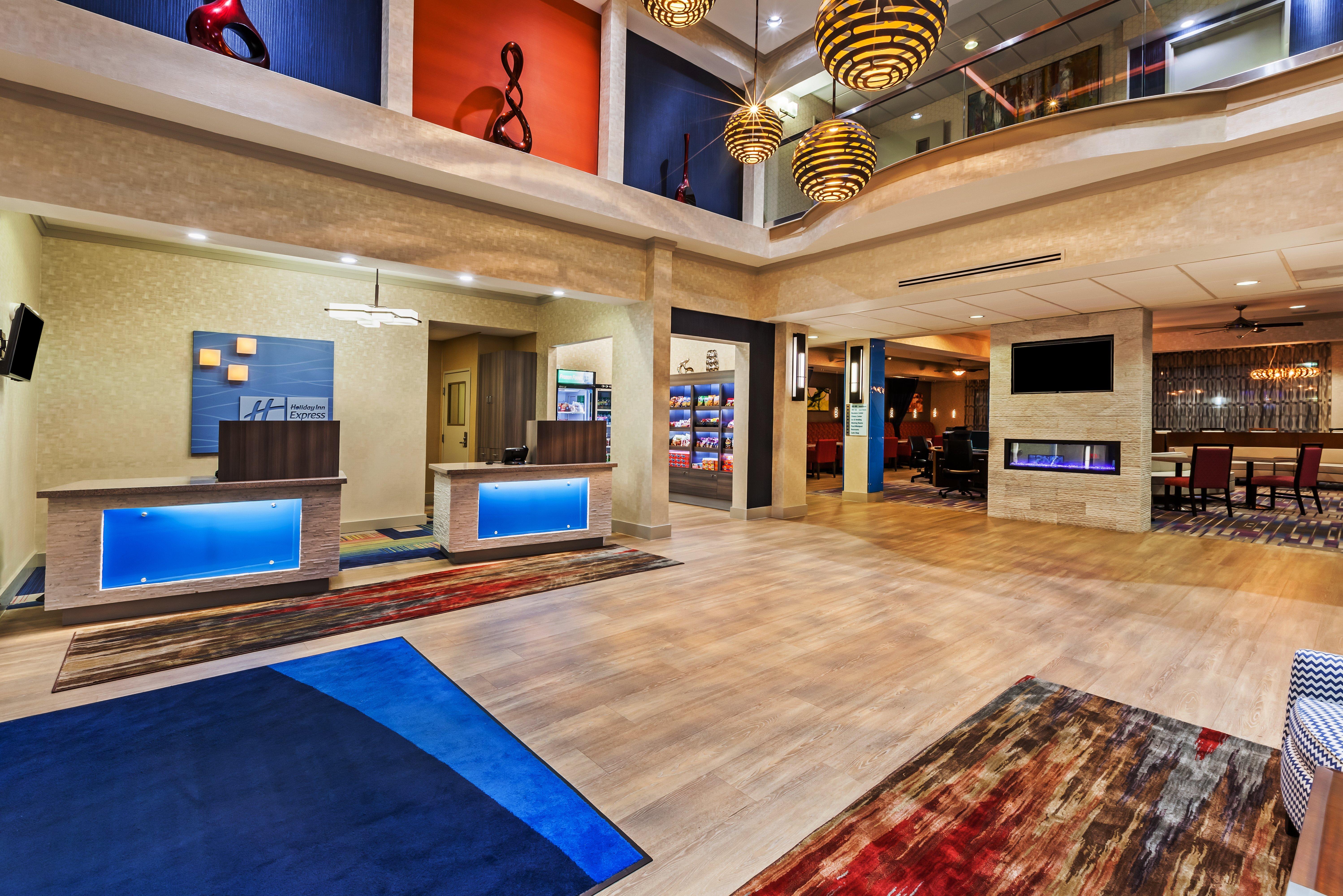 Express & East By Ihg Hotel Houston
