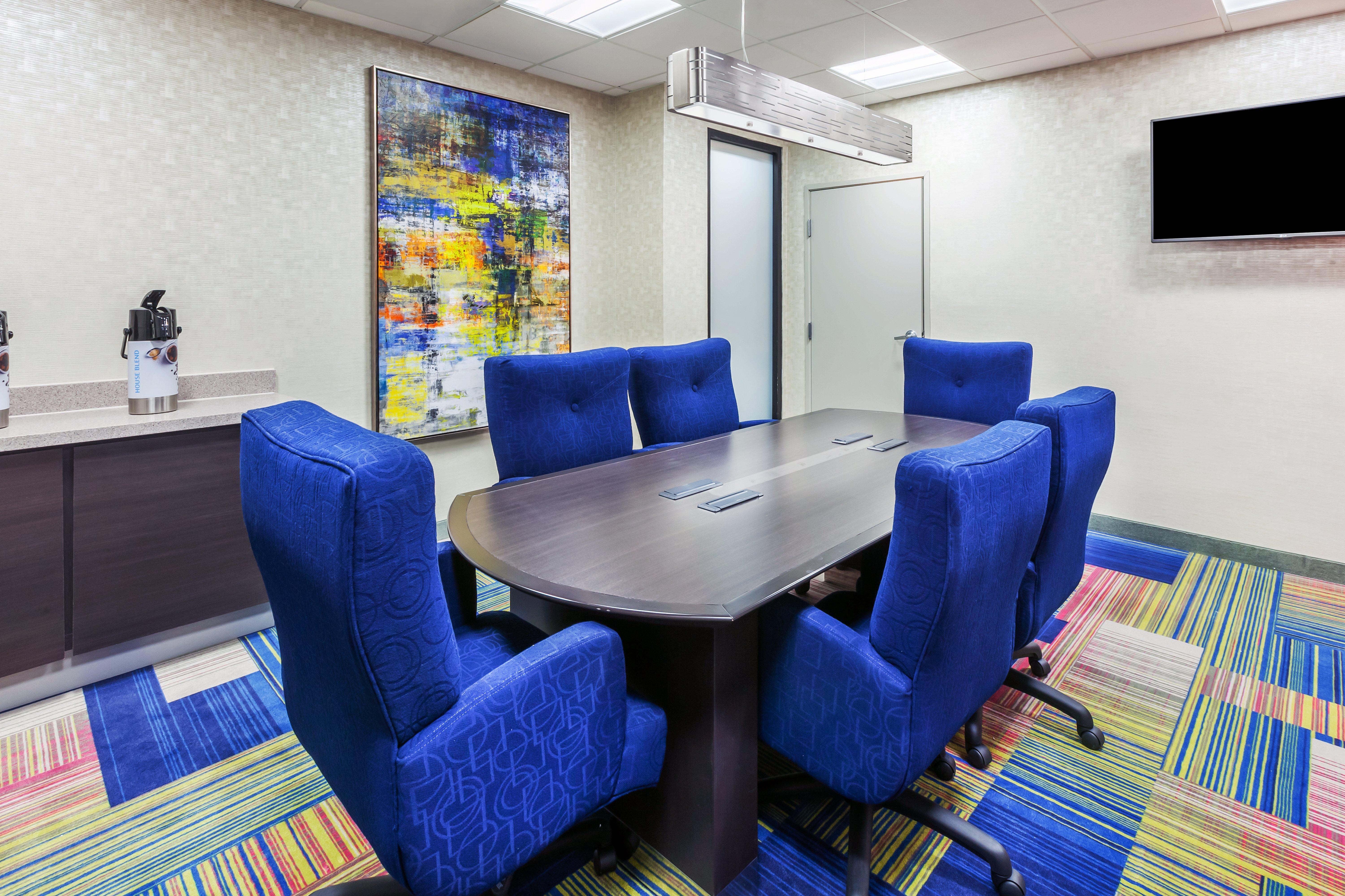 Express & East By Ihg 2*