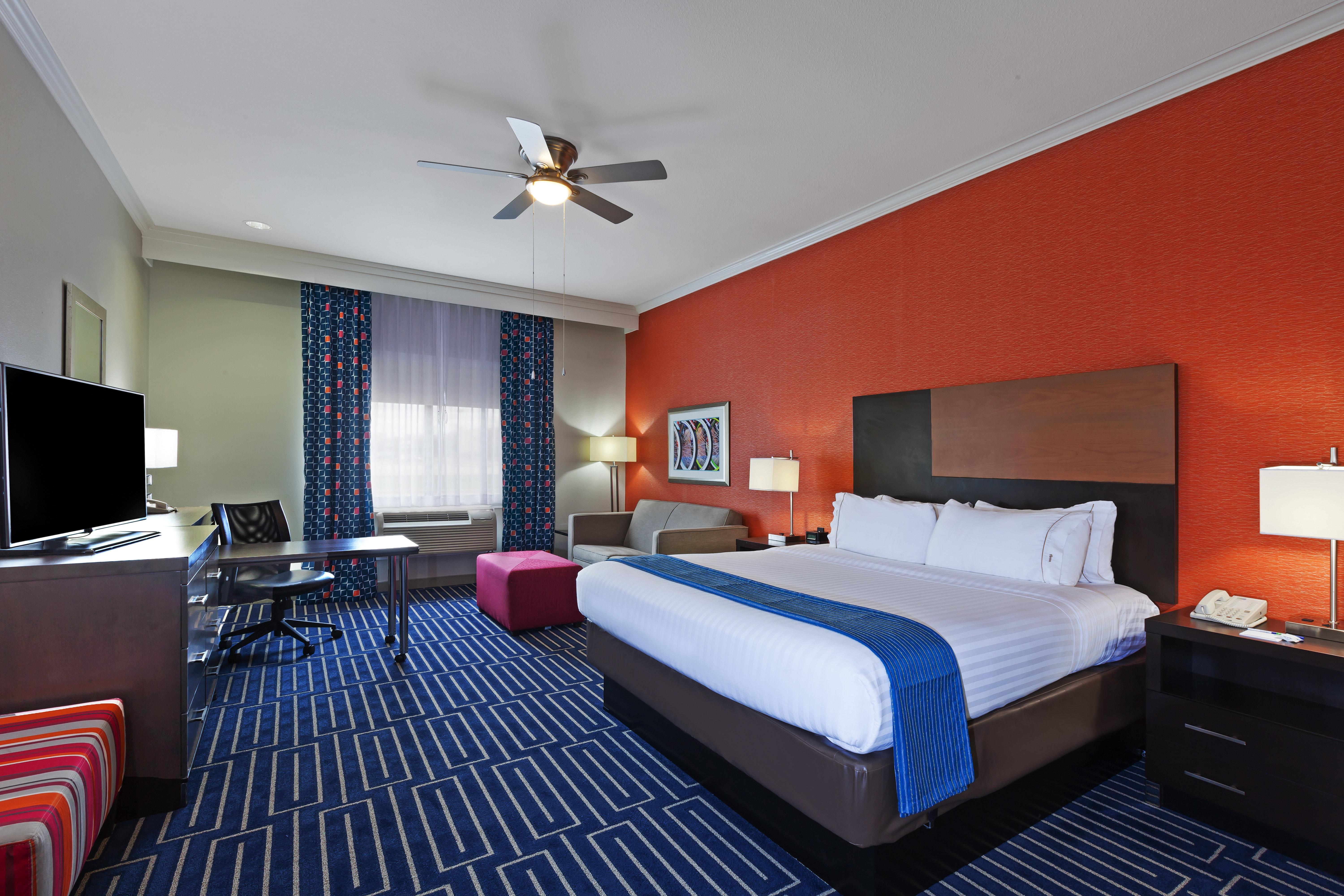 Express & East By Ihg Hotel Houston