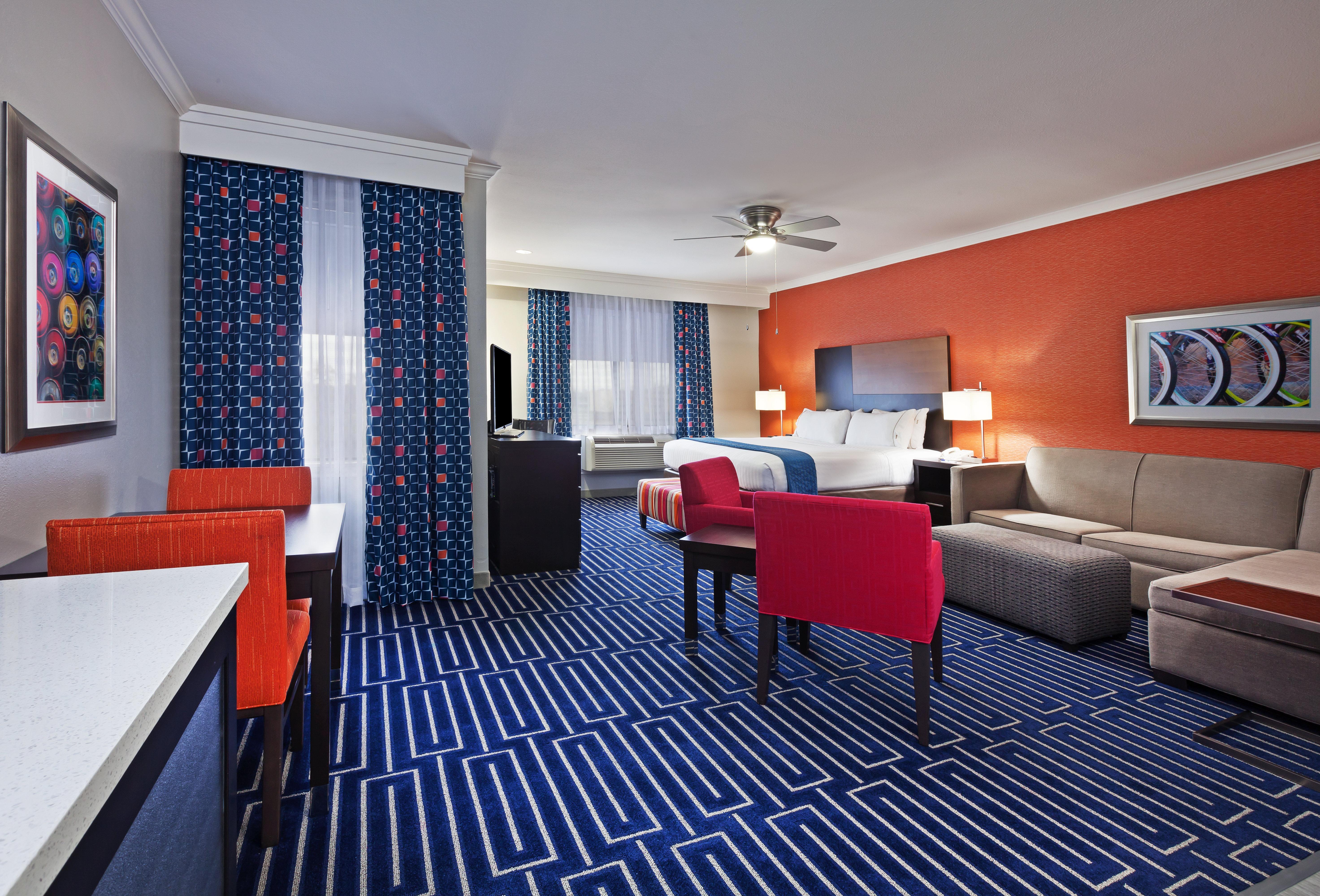 Express & East By Ihg Hotel Houston