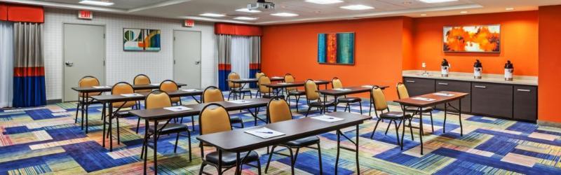Express & East By Ihg Hotel 2*