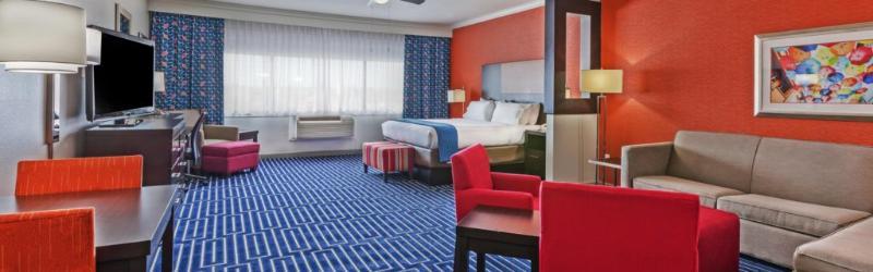 Express & East By Ihg Houston