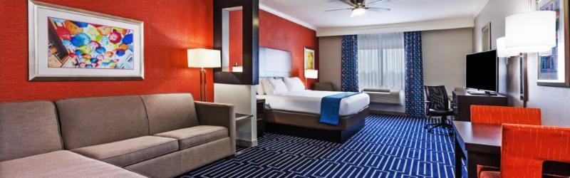 Express & East By Ihg Hotel