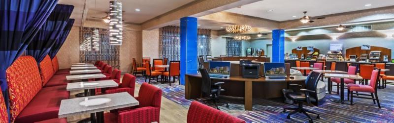 Express & East By Ihg 2*