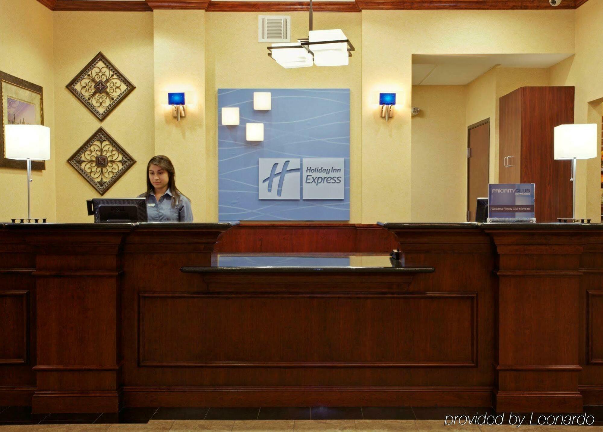 Express & East By Ihg Hotel 2*